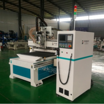 濟南凱迪格數(shù)控設備工廠，全屋定制家具數(shù)控設備供應，櫥柜門開料機，門板加工中心，排鉆雕刻機