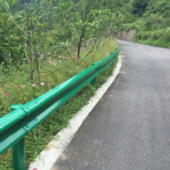 武漢世騰廠家現(xiàn)貨供應(yīng)波形護(hù)欄 高速公路防撞護(hù)板 二波三波波形梁鋼護(hù)欄