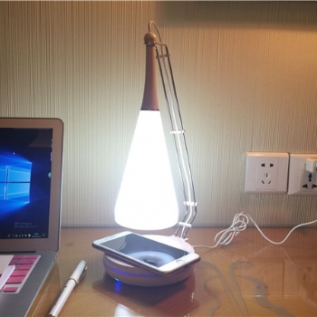無線充電臺燈 三合一功能感官體驗