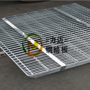 廠家供應(yīng)鋼格板 熱鍍鋅鋼格柵 河北衡水網(wǎng)格防護(hù)格柵板