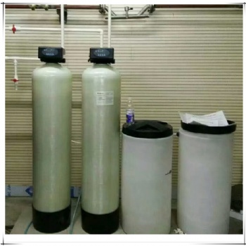 供應(yīng)周口0.5噸-10噸軟化水設(shè)備 鍋爐水處理設(shè)備 軟化樹脂罐