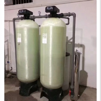濮陽0.5噸-10噸軟化水設備 除垢設備 家用軟水機 軟化樹脂罐價格