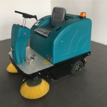 座駕式吸塵車電動(dòng)噴水清潔車全封閉掃地車美觀環(huán)保堅(jiān)固耐用沃爾機(jī)械