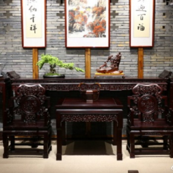 寧波景泓木堂家居建材有限公司（簡稱景紅木堂）秉承工具精神，大師情懷，搭建“大師級”團隊宗旨。公司專業