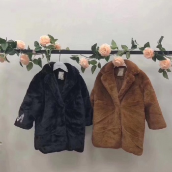 廣州開心e百品牌童裝折扣尾貨批發(fā)，巴拉巴拉 迪士尼 小豬班納等**童裝折扣批發(fā)