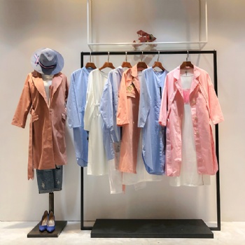品牌折扣女裝尾貨走份批發(fā)源霄尚品牌女裝折扣
