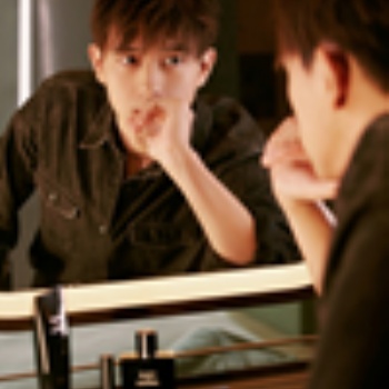 李現，楊紫主演的《親愛的熱愛的》劇目正招商植入