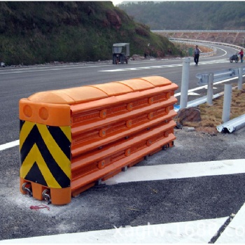 湖南可導向防撞墊廠家高速公路防撞墊隧道口