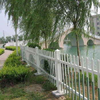 現(xiàn)貨供應河北景觀園林pvc圍欄