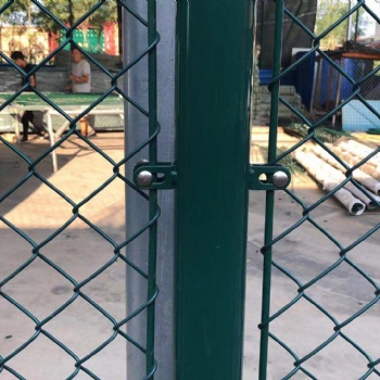 球場圍網河北廠家勾花網菱形網現貨質優價廉特殊規格可定制15383381791