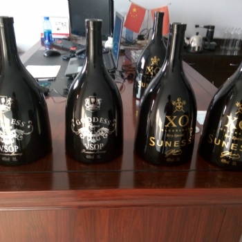 酒瓶烤漆廠，酒瓶噴漆廠，酒瓶噴涂廠，酒瓶噴油廠，酒瓶電鍍廠，酒瓶絲印燙金廠，酒瓶拋光打磨廠