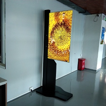 東莞市惠華電子廠家55寸1*2雙面超薄液晶顯示落地式廣告標(biāo)牌，雙屏同顯、雙屏異現(xiàn)