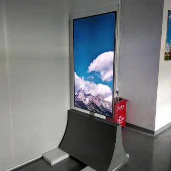東莞惠華廠家55寸立式雙面液晶顯示廣告標(biāo)牌、雙面液晶數(shù)字標(biāo)牌