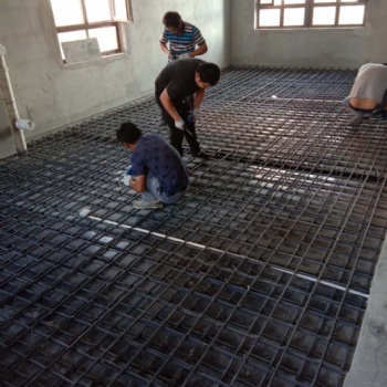 順義區(qū)仁和專業(yè)別墅改造加建澆筑露臺(tái)澆筑樓梯墻體拆除加固