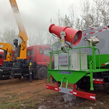 程力集團(tuán)灑水車廠家告訴你灑水車霧炮機(jī)工作范圍有多大