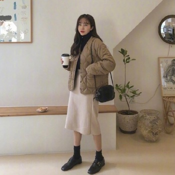 元?dú)鉂M(mǎn)滿(mǎn)的少女感秋冬溫暖穿搭