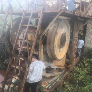 整套二手砂石料生產(chǎn)線設(shè)備上海路橋800*1060顎式破碎機(jī)處理