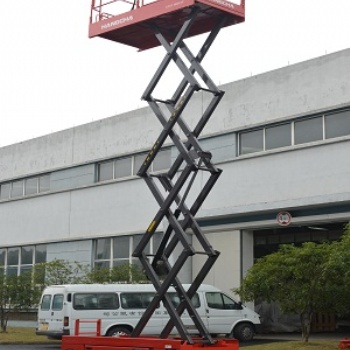 剪叉式升降機，高空作業平臺