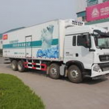 供應(yīng)豪沃T5G曼技術(shù)8×4冷藏車9.5米報價