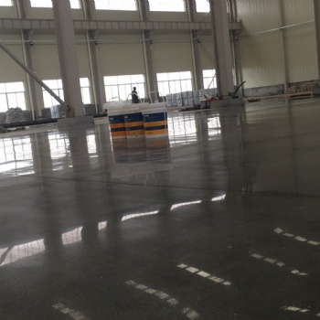 金剛砂地坪多少錢一平方增亮劑多少錢一公斤混凝土密封固化劑