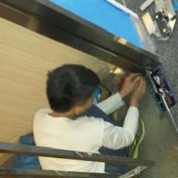西安安裝維修玻璃門，卷閘門，電動門