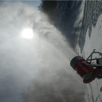 戶外零度恒溫造雪機(jī) 人工造雪機(jī)廠家自由調(diào)節(jié)出雪量