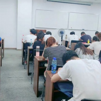 江蘇瀚宣博大專轉(zhuǎn)本編織高職生的本科夢