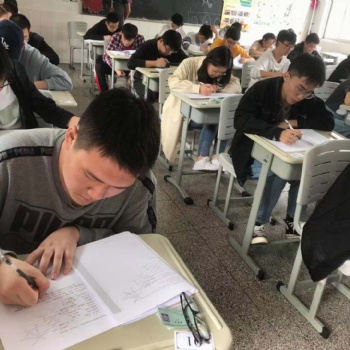 江蘇瀚宣博大專轉(zhuǎn)本科學(xué)授課展望美好本科未來