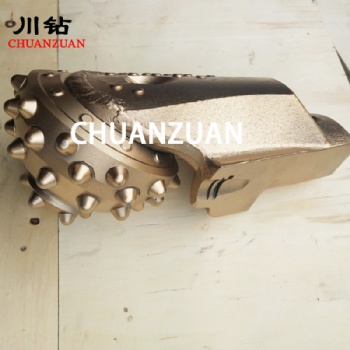 旋挖牙輪鉆頭使用于的工程