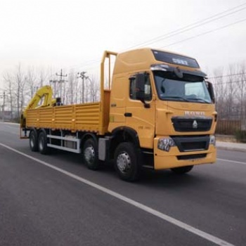 重汽T7H四軸計(jì)量檢衡車