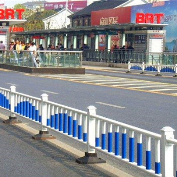 定西藍(lán)白反光膜城市人行道馬路隔離市政護(hù)欄