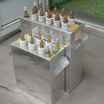 沈陽中頻爐配件：熱電容、感應圈、水電纜