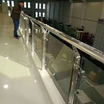 佛山廠家玻璃樓梯欄桿不銹鋼立柱批發