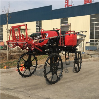 四輪自走式噴桿噴霧機(jī)