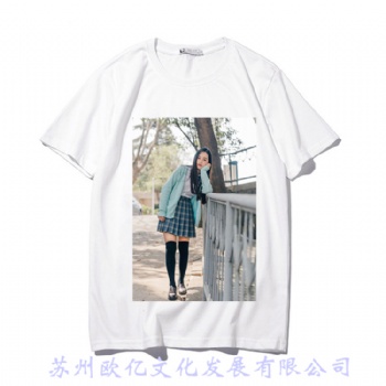 廣告衫上印字的機(jī)器印照片圖案的設(shè)備現(xiàn)場T恤印照片機(jī)器設(shè)備技術(shù)學(xué)習(xí)
