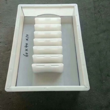 水渠槽蓋板模具泄水渠蓋板模具誠(chéng)家遠(yuǎn)模具專業(yè)定制