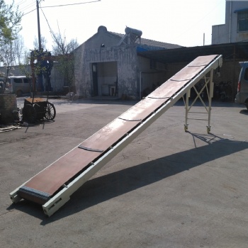現(xiàn)貨供應(yīng)小型皮帶輸送機(jī)、家用型上料機(jī)、定制各種規(guī)格的輸送設(shè)