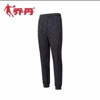 江楓服裝擁有全國**全的服裝尾貨貨源
