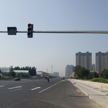 監(jiān)控桿，標(biāo)志桿，八角桿，紅綠燈桿，保定滕坤生產(chǎn)廠家