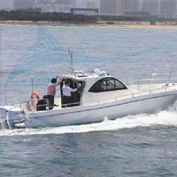 戶外水上運動休閑快艇私人游釣艇10人釣魚船玻璃鋼帶艙快艇廠家