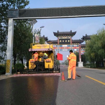 凱邁專業(yè)路橋養(yǎng)護乳化瀝青稀漿封層