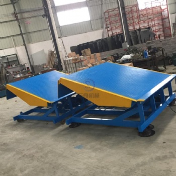 廠家專業(yè)定制10噸固定式裝卸登車橋，固定式調(diào)節(jié)板