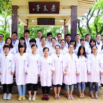 華老師告訴你口腔執(zhí)業(yè)醫(yī)師資格的學(xué)歷要求