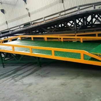 廠家10米10噸移動(dòng)式登車橋，叉車集裝箱登車橋
