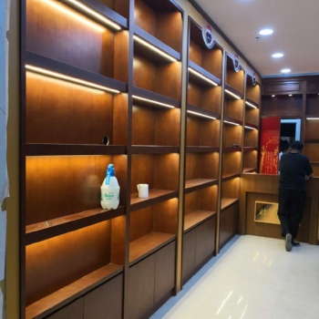 煙酒展柜煙酒展柜廠木制展柜定做上門(mén)量尺
