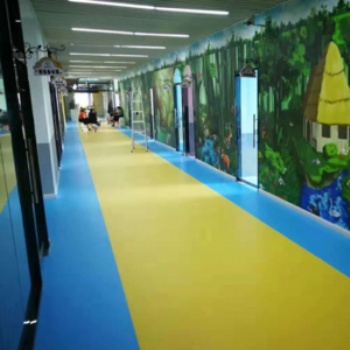 商超連鎖石塑地板廠家地板安裝施工隊信譽**