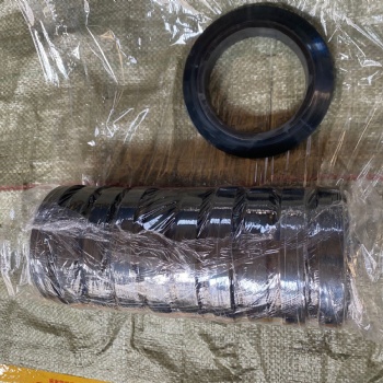 鹽山縣萬信緩沖膠圈現貨，托輥橡膠圈
