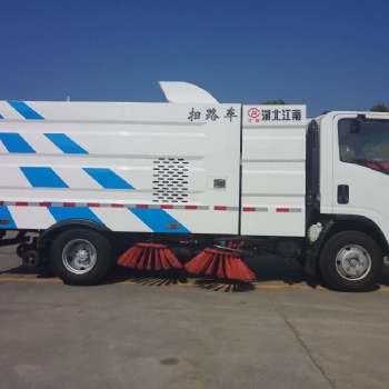 慶鈴600P掃路車(chē) 慶鈴國(guó)六掃路車(chē)廠家