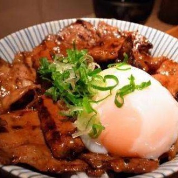 兀島燒肉丼飯怎樣開店,烤肉拌飯加盟利潤,兀島燒肉飯技術(shù)培訓(xùn)