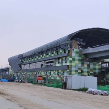 高鐵 機(jī)場(chǎng) 無梁金屬防腐鋁鎂錳板